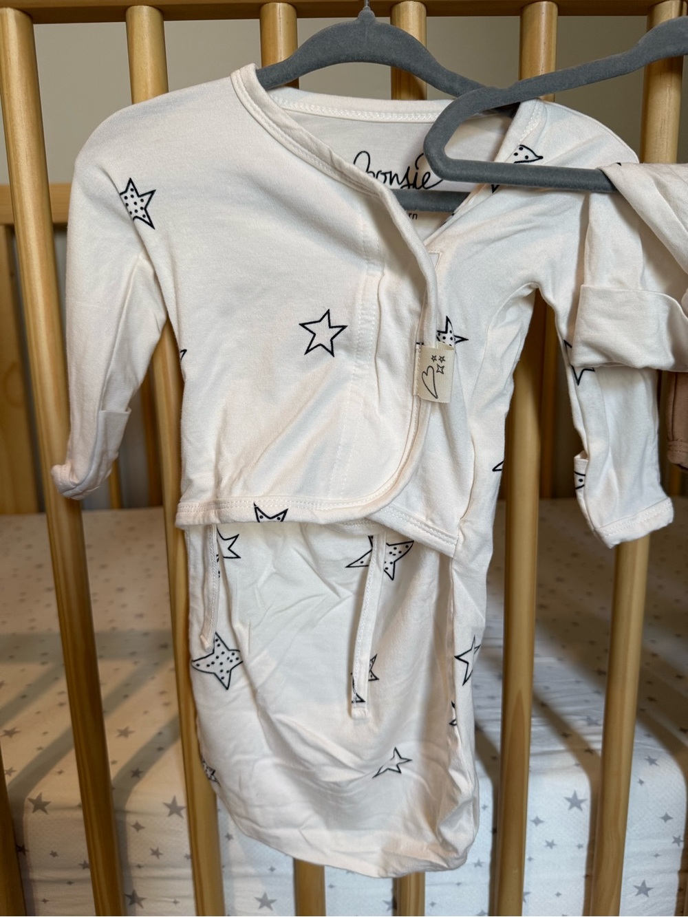 6-Piece Newborn (NB) "Take Me Home" Wardrobe Capsule (Kyte Baby & Bonsie) - Picture 9 of 14